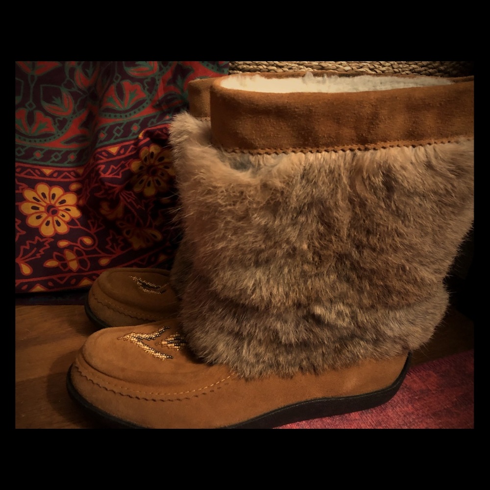 Manitobah mukluks boots
